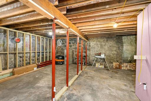 24 W 5th Street, Duluth, MN 55806