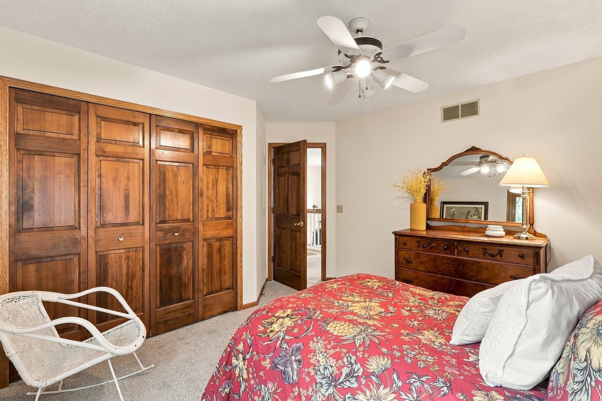 Comfortable bedroom with a bright and inviting atmosphere.
