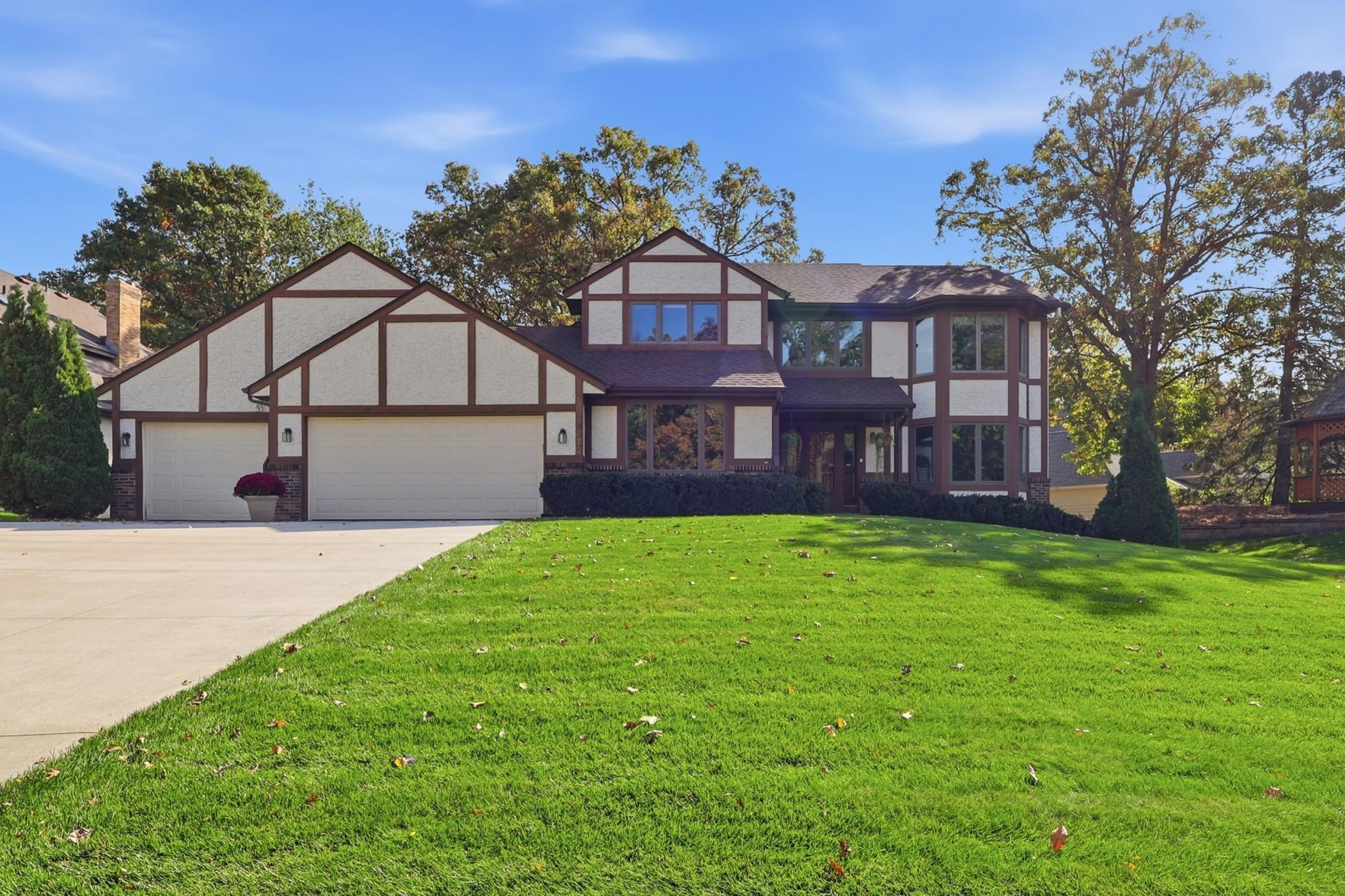 Beautiful curb appeal welcomes you to this well-maintained home.