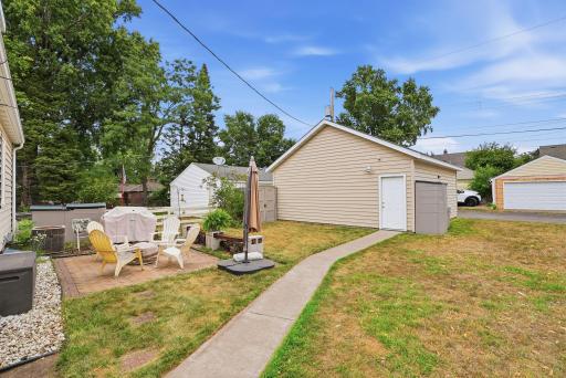 1238 Grotto Street N, Saint Paul, MN 55117