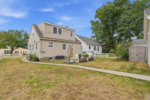 1238 Grotto Street N, Saint Paul, MN 55117