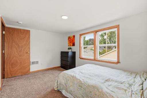 1238 Grotto Street N, Saint Paul, MN 55117