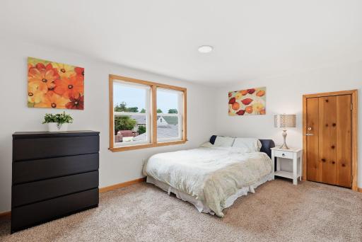 1238 Grotto Street N, Saint Paul, MN 55117