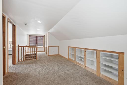 1238 Grotto Street N, Saint Paul, MN 55117