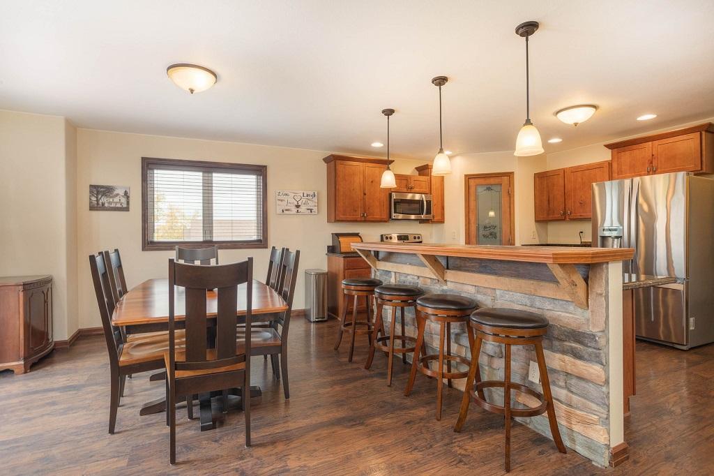Kitchen 2.jpeg