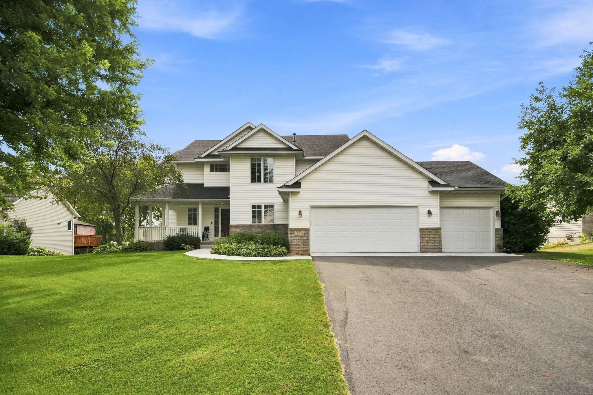 Cul-de-sac lot offering tons of privacy and a peaceful setting.