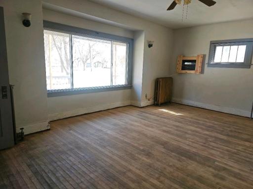 212 S Center Street, Ceylon, MN 56121