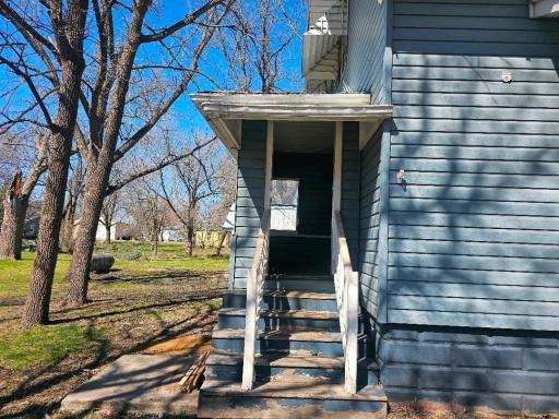 212 S Center Street, Ceylon, MN 56121