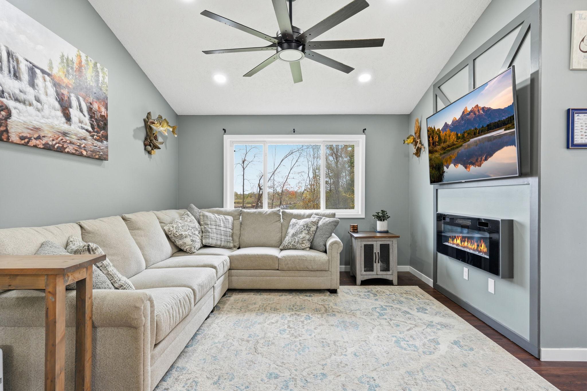23-web-or-mls-30530_Redding_Ave_Shafer_MN_55074_016 copy.jpg