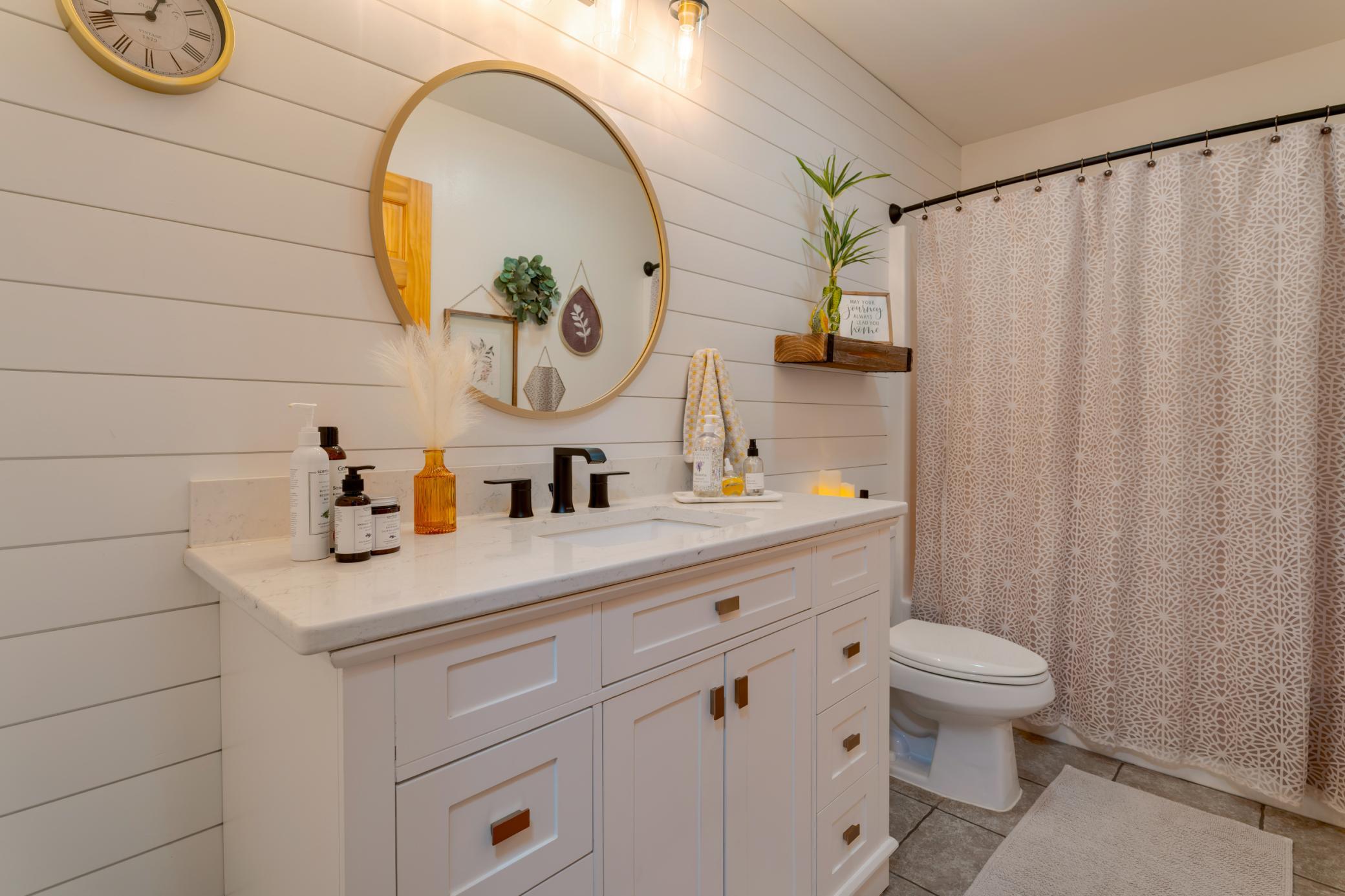 Main Level Full Bath.jpeg
