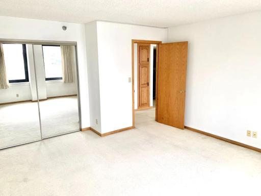 220 Broadway Avenue S, 911, Rochester, MN 55904