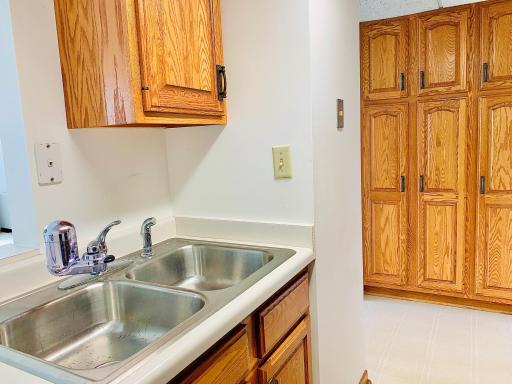 220 Broadway Avenue S, 911, Rochester, MN 55904