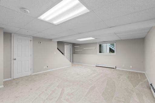 32-web-or-mls-8008 Mt Curve Blvd-158 (2).jpg