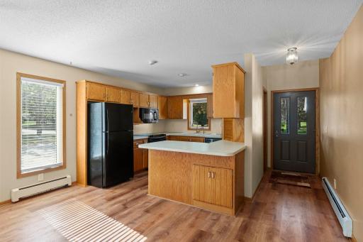 6-web-or-mls-8008 Mt Curve Blvd-3 (2).jpg
