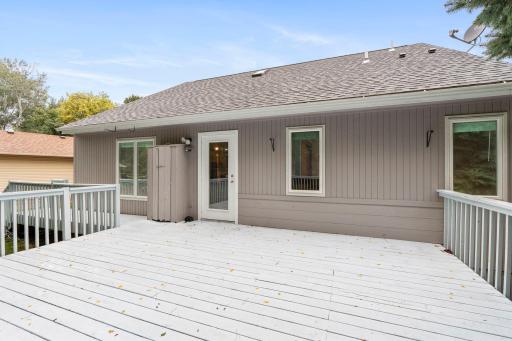109-web-or-mls-8008 Mt Curve Blvd-111.jpg