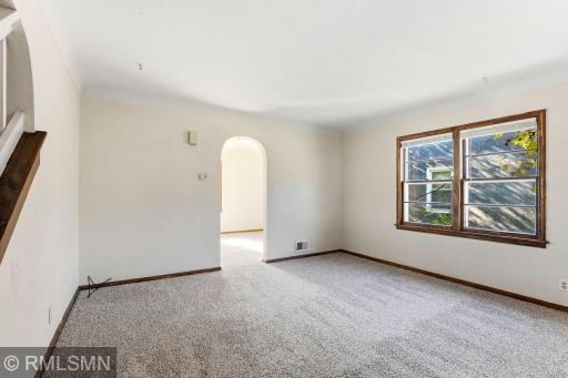 Easy access from the living room to the dining area