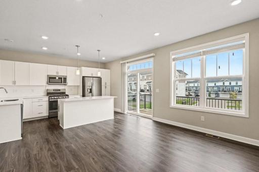 7508 38th Street N, Oakdale, MN 55128