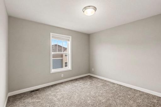7508 38th Street N, Oakdale, MN 55128