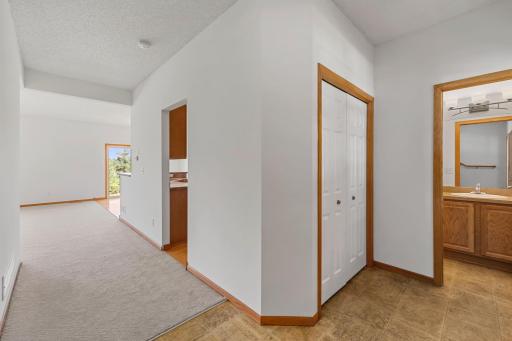 1096 Danube Avenue, Shakopee, MN 55379