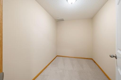 1096 Danube Avenue, Shakopee, MN 55379