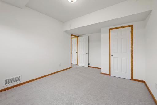 1096 Danube Avenue, Shakopee, MN 55379