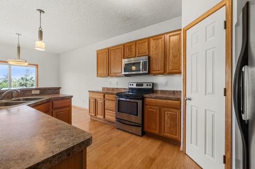 1096 Danube Avenue, Shakopee, MN 55379