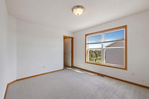 1096 Danube Avenue, Shakopee, MN 55379
