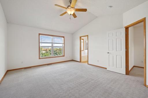1096 Danube Avenue, Shakopee, MN 55379