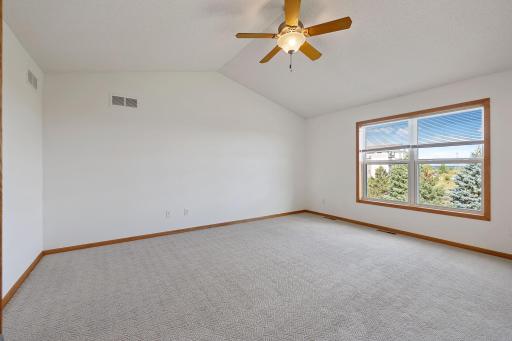 1096 Danube Avenue, Shakopee, MN 55379