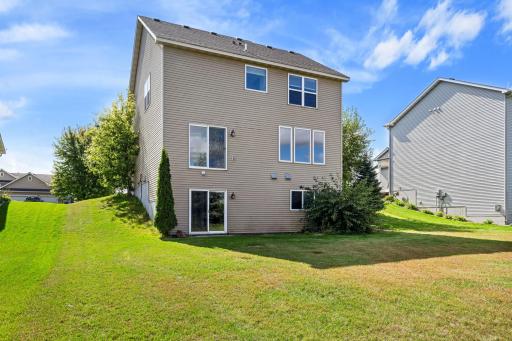1096 Danube Avenue, Shakopee, MN 55379