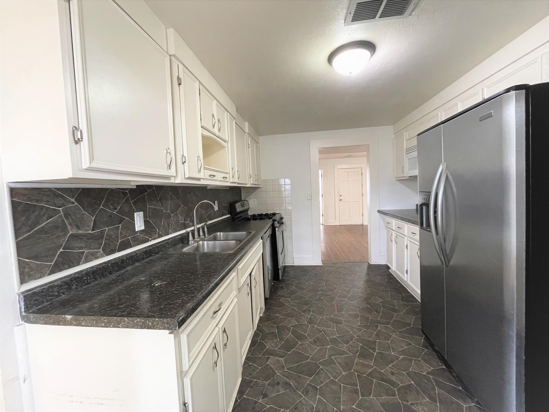 Kitchen 1.jpg