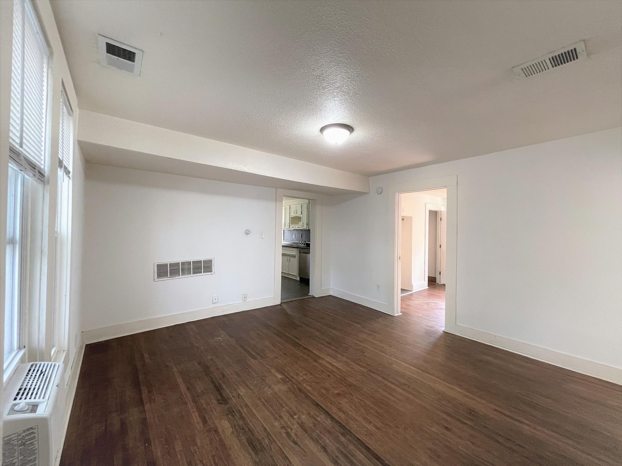Living Room 2.jpg