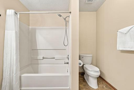 39-web-or-mls-11679_Langford_Circle_Burnsville_021.jpg
