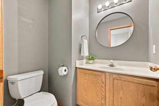27-web-or-mls-11679_Langford_Circle_Burnsville_005.jpg