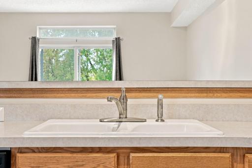 16-web-or-mls-11679_Langford_Circle_Burnsville_034.jpg