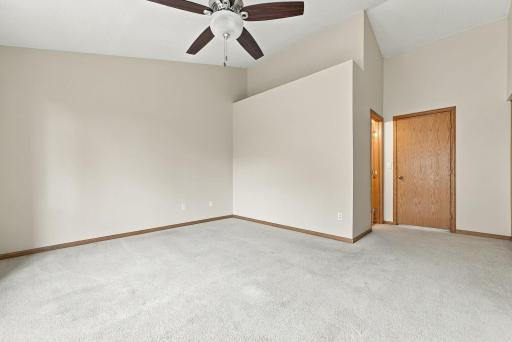 33-web-or-mls-11679_Langford_Circle_Burnsville_027.jpg
