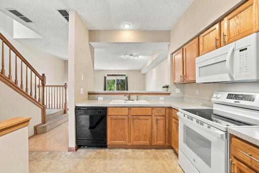 12-web-or-mls-11679_Langford_Circle_Burnsville_010.jpg