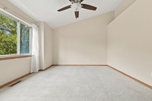 35-web-or-mls-11679_Langford_Circle_Burnsville_025.jpg
