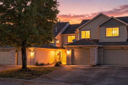 3-web-or-mls-11679_Langford_Circle_Burnsville_001 (2).jpg