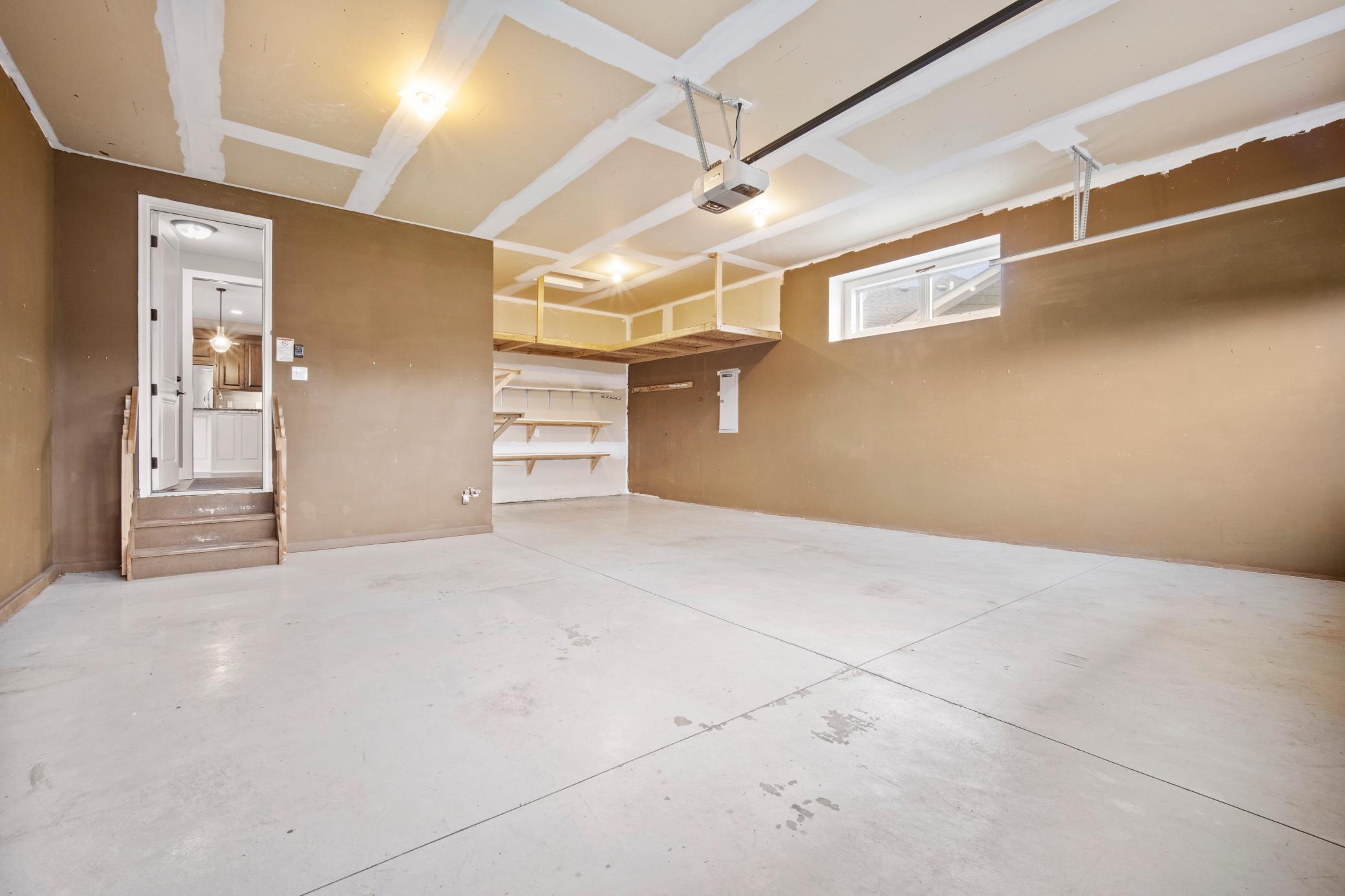 Extra hanging storage area