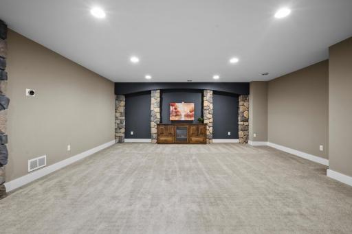 11339 Wildflower Drive N, Lake Elmo, MN 55042