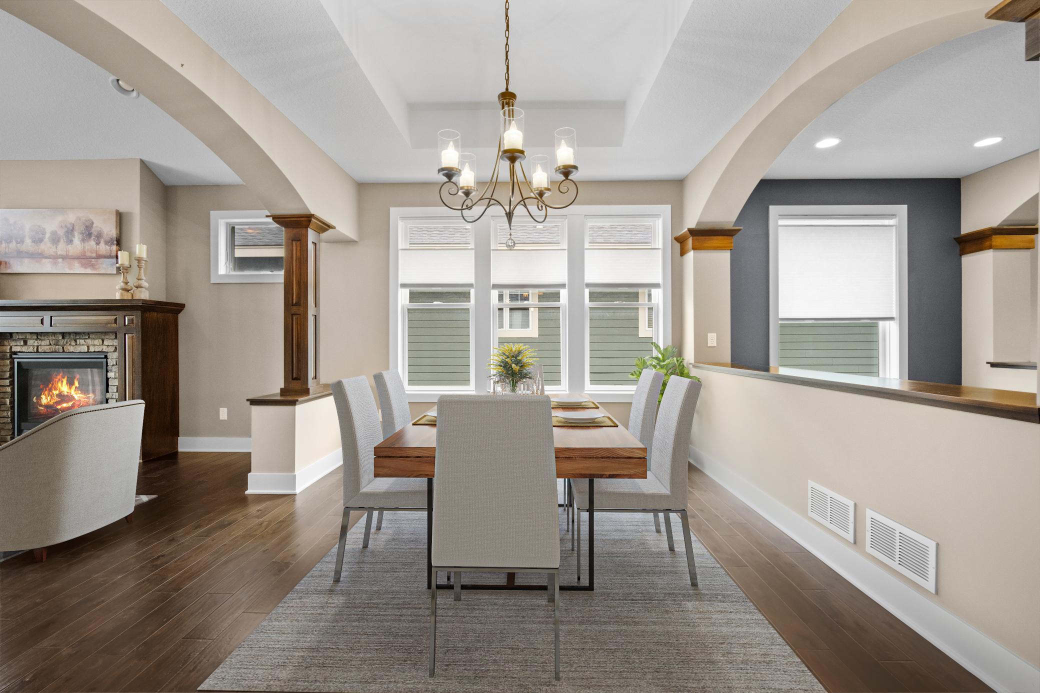 Virtually staged dining room