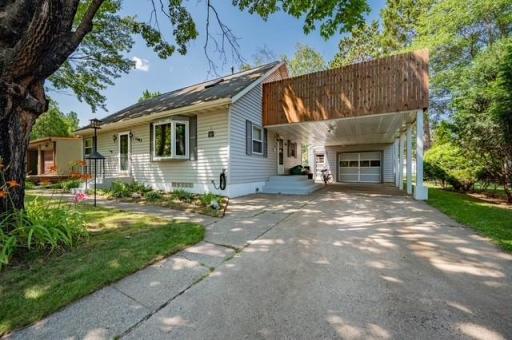1403 SW 1st Avenue, Grand Rapids, MN 55744