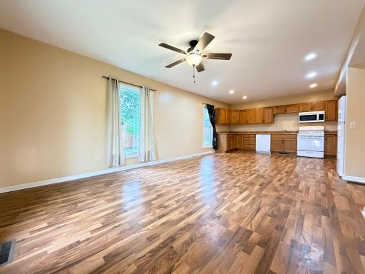 211 E Luella Street, Le Roy, MN 55951