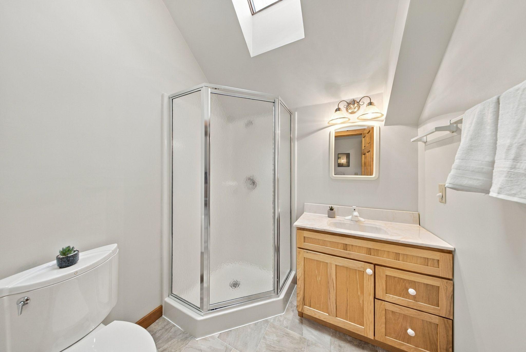 Upper Level 3/4 Bath