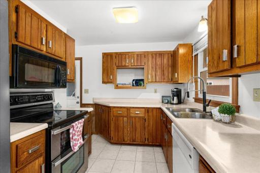 905 N Ebony Avenue, Duluth, MN 55811