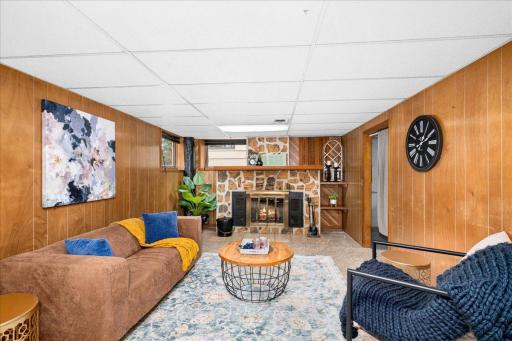 905 N Ebony Avenue, Duluth, MN 55811