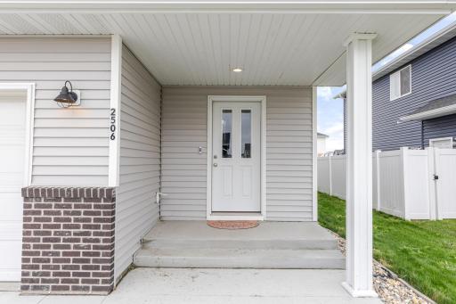 2506 Fulton Loop S, Fargo, ND 58104