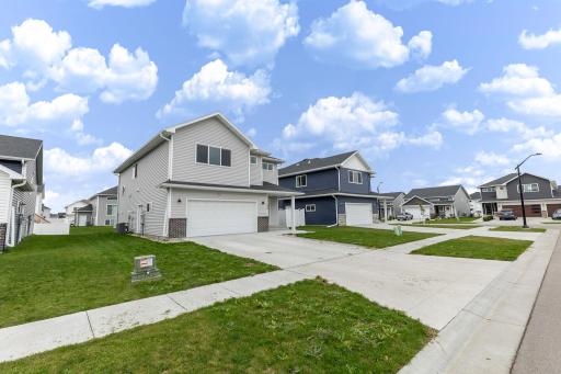 2506 Fulton Loop S, Fargo, ND 58104