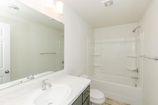 2506 Fulton Loop S, Fargo, ND 58104